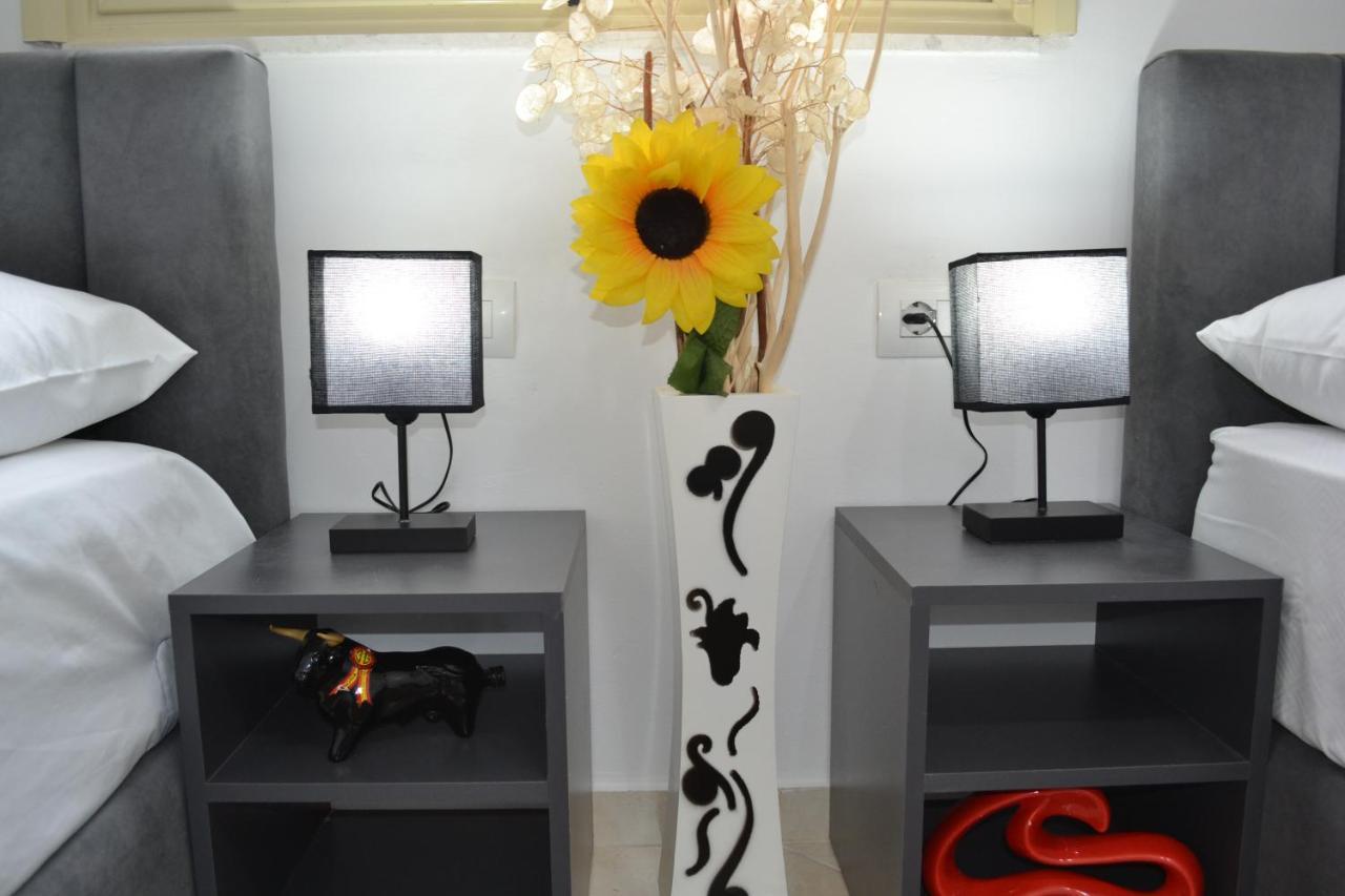 Flowers & Green 2 Bedrooms Apartment & Box Garage Wlora Zewnętrze zdjęcie