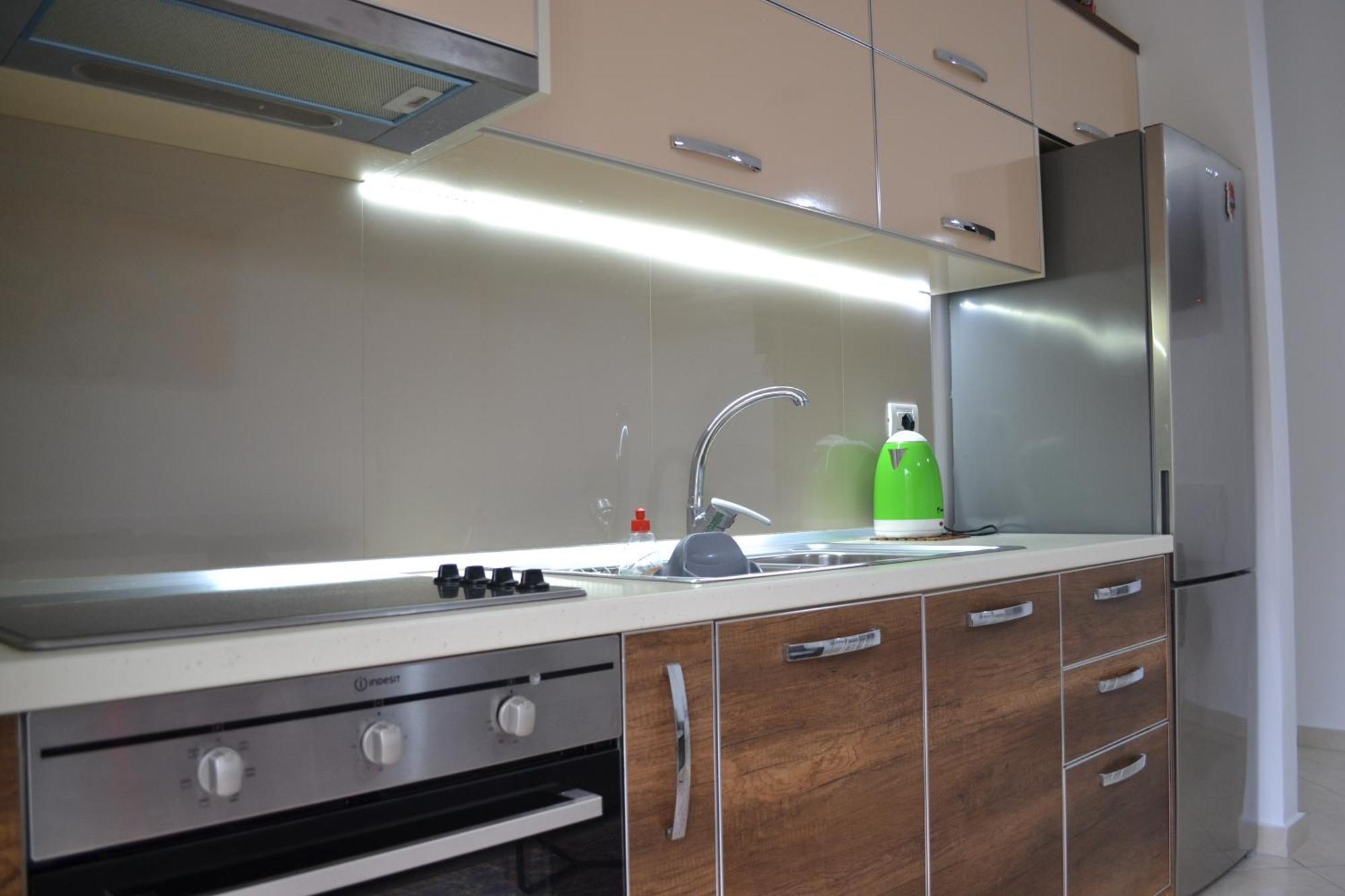 Flowers & Green 2 Bedrooms Apartment & Box Garage Wlora Zewnętrze zdjęcie